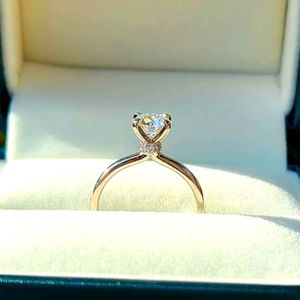 Solid 18k gold 1ct moissanite ring with Hidden halo diamond
